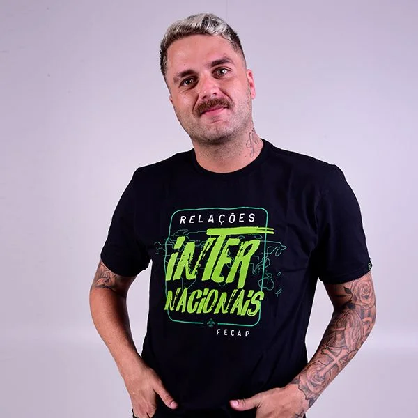 Camiseta Relações Internacionais